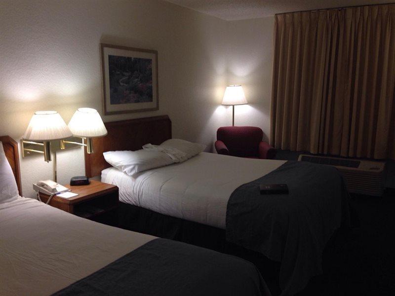 Hotel Baymont By Wyndham Wilmington Extérieur photo