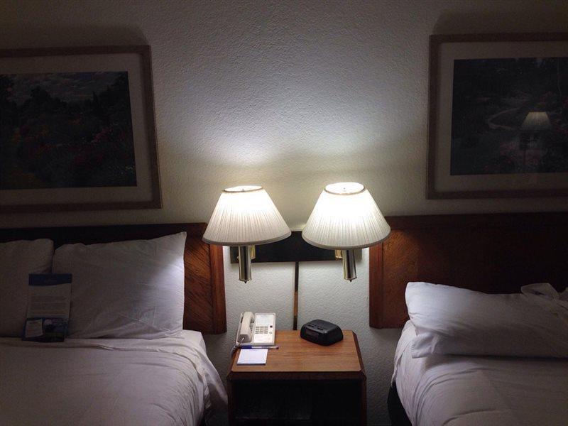 Hotel Baymont By Wyndham Wilmington Extérieur photo