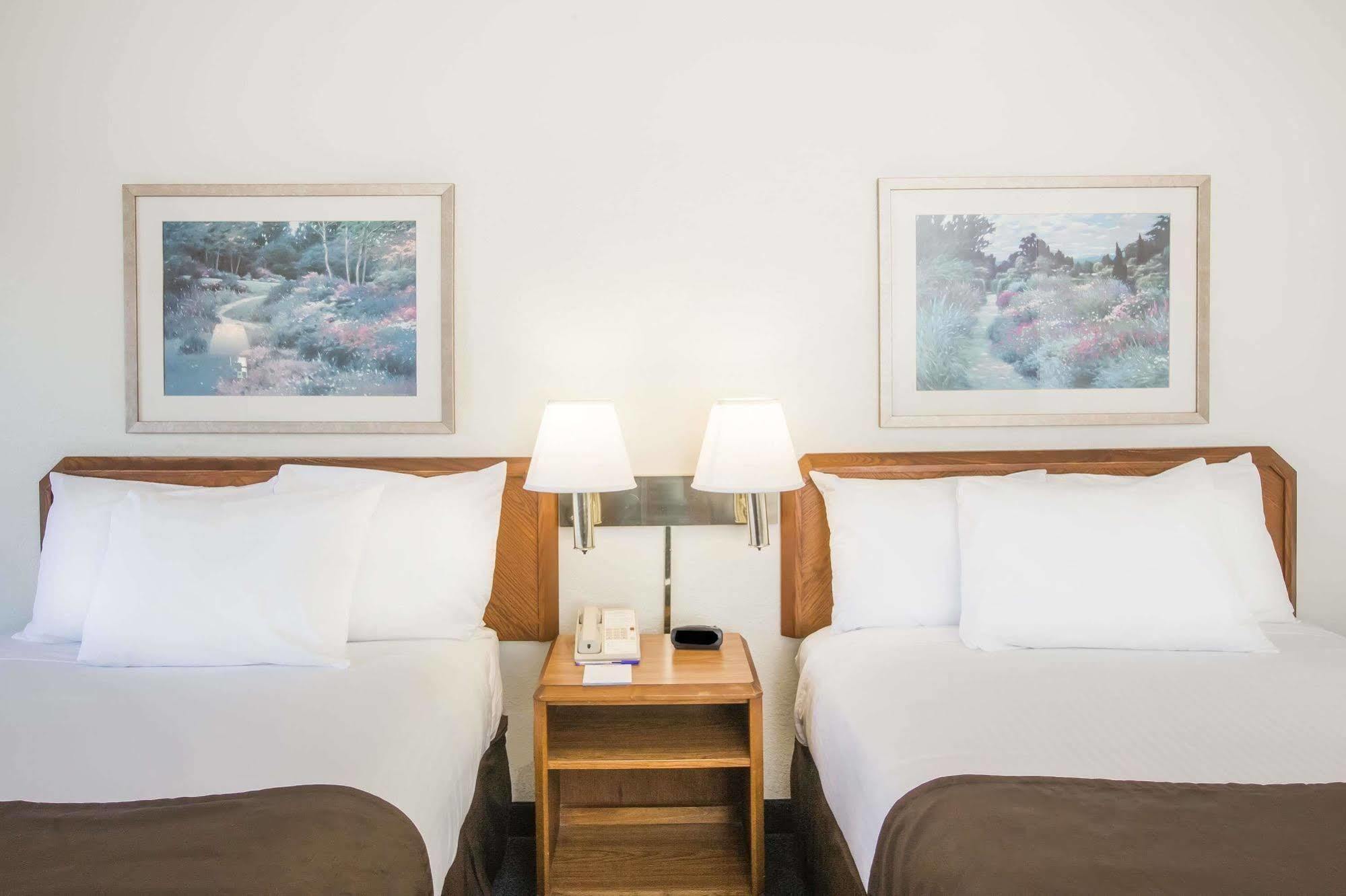 Hotel Baymont By Wyndham Wilmington Extérieur photo