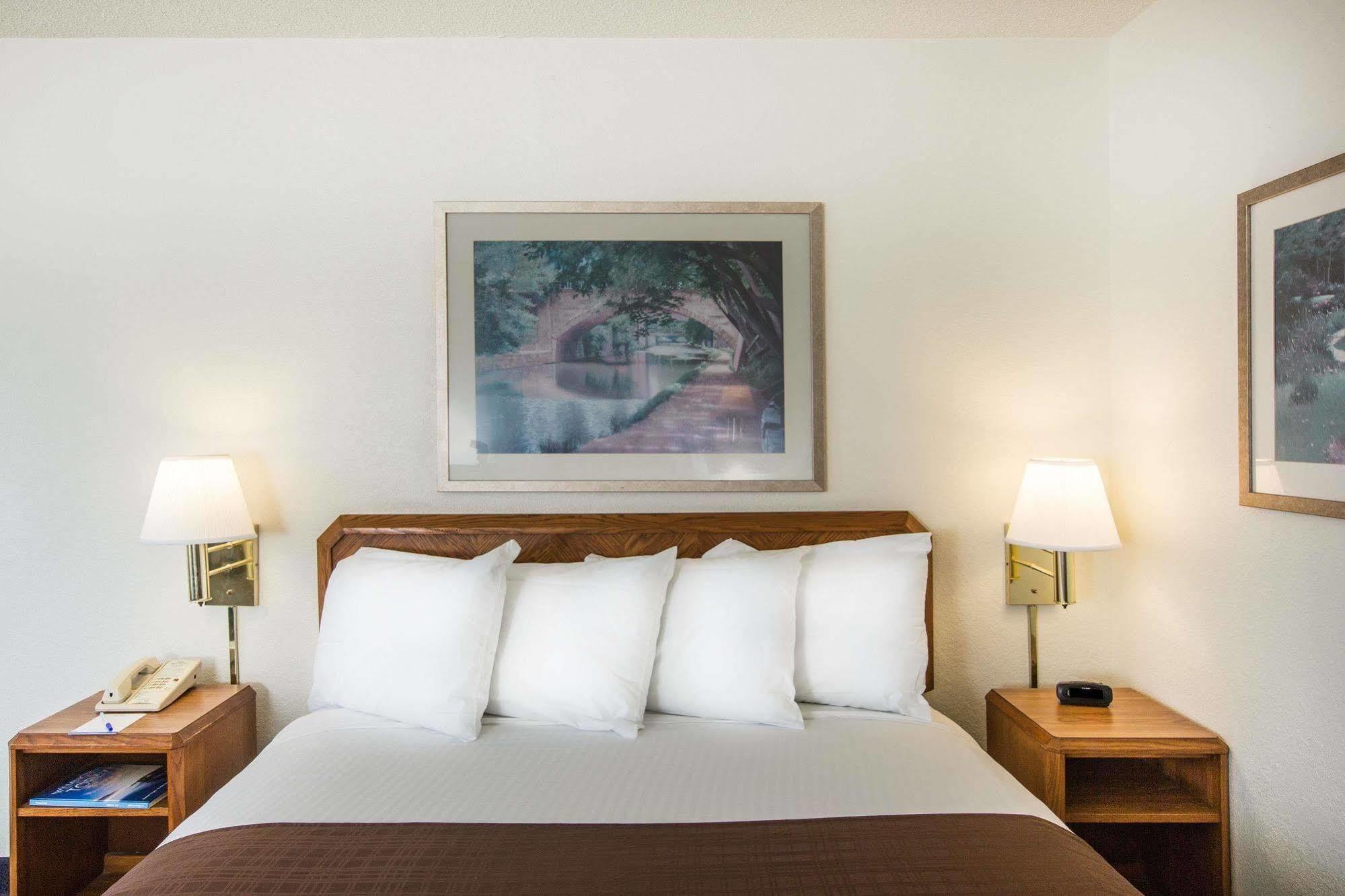 Hotel Baymont By Wyndham Wilmington Extérieur photo