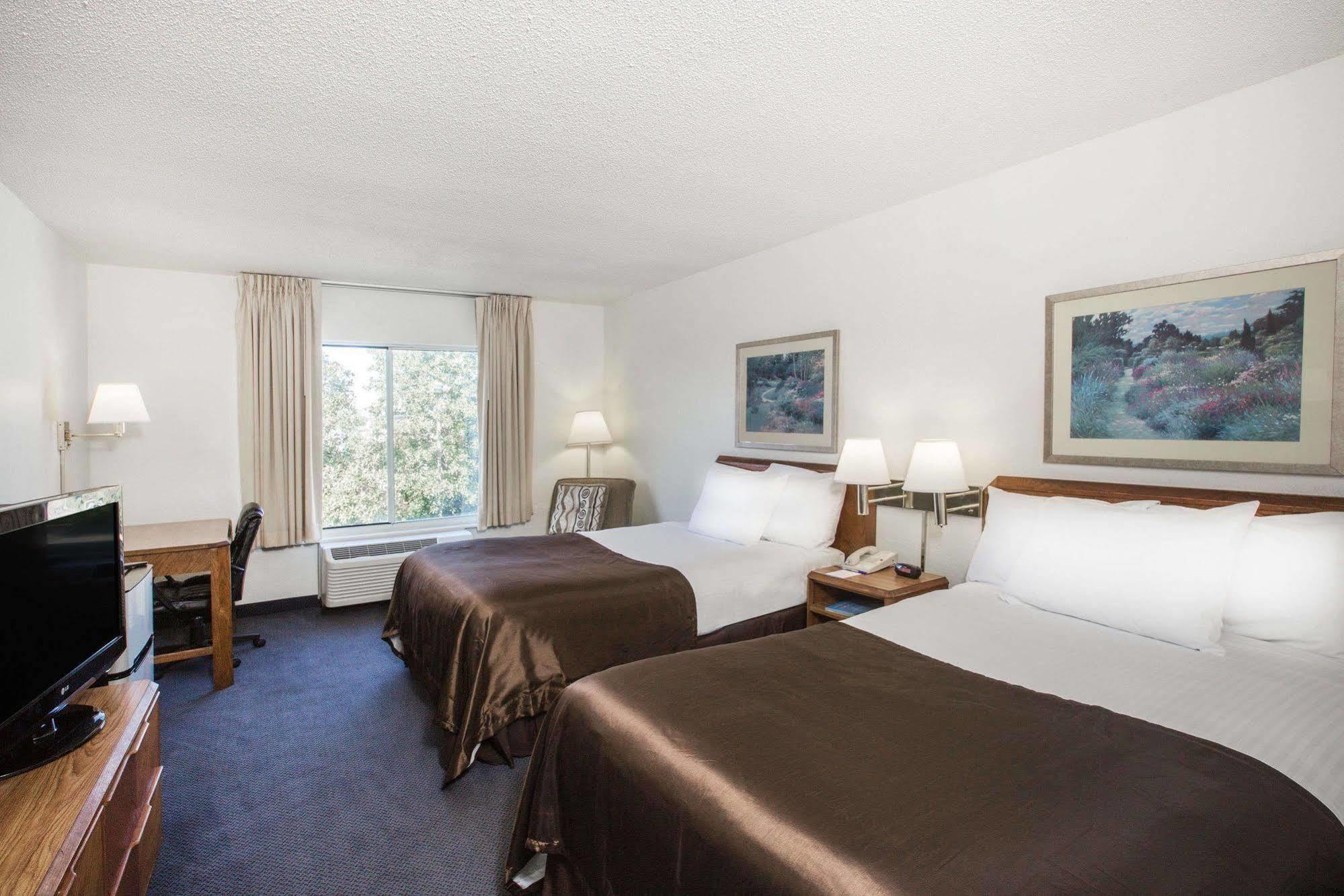 Hotel Baymont By Wyndham Wilmington Extérieur photo